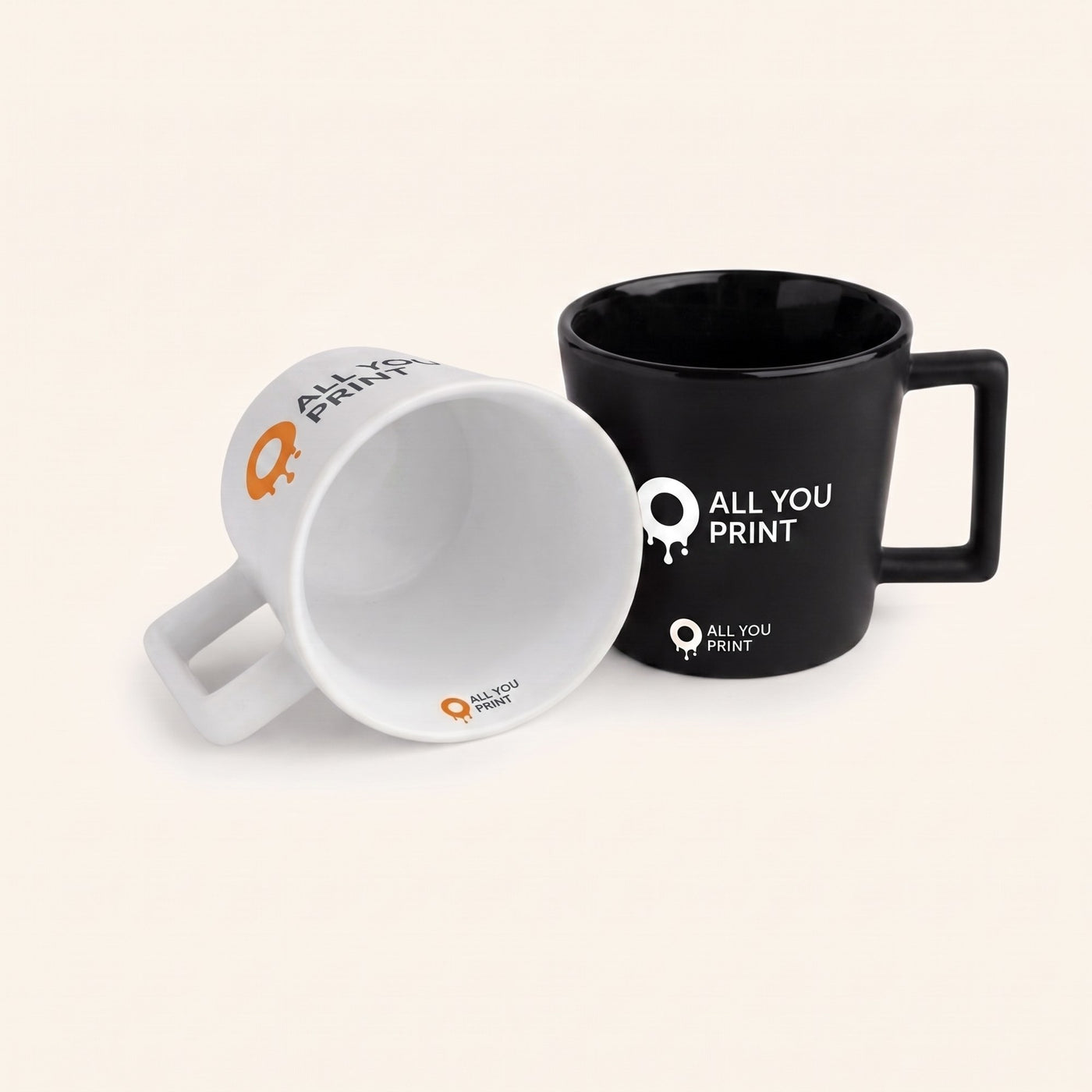 Kaffeetassen mit eckigem Henkel